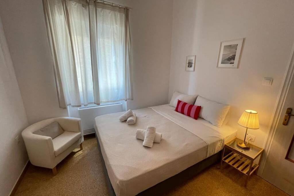 Panos Rooms Modern 3-Bedroom Apartment Andros Town Exterior photo